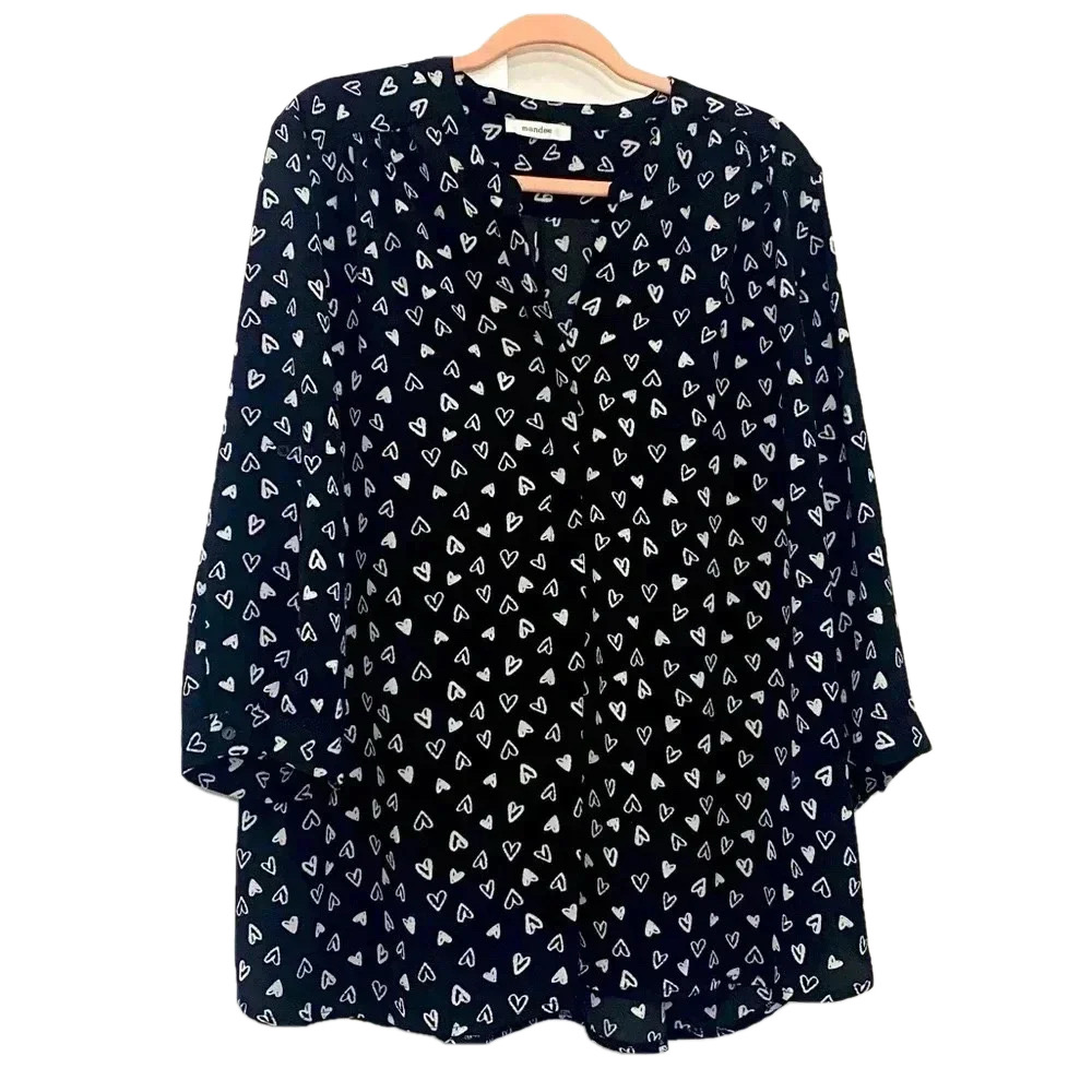 Mandee women black white heart print V neckline 1/2 cuffed  sleeves flowy top 2X